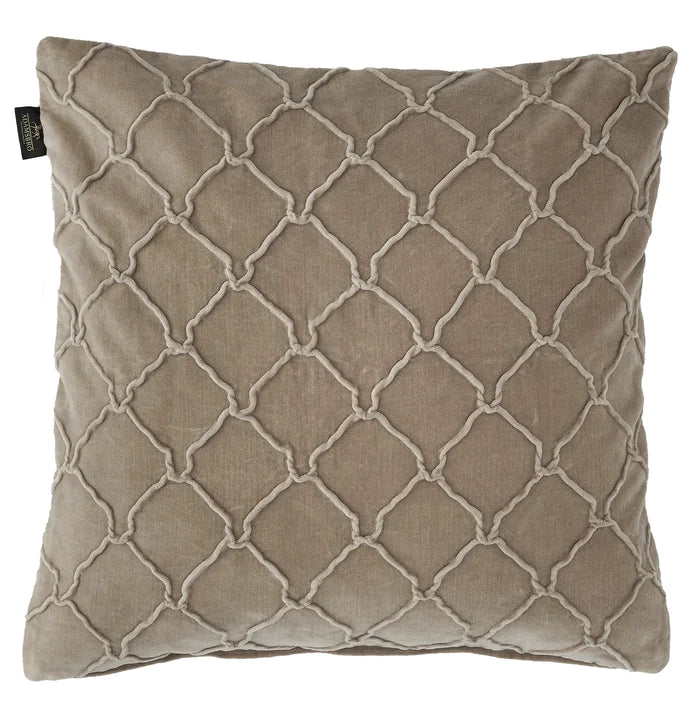 HORSE SHOE CUSHION SAND